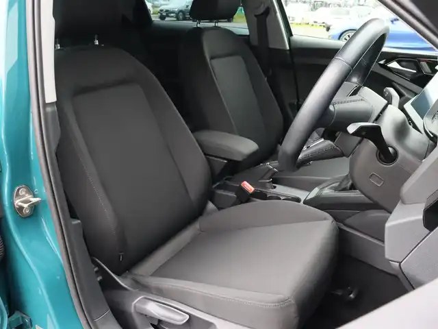 アウディ Ａ１ SB 25TFSI 宮城県 2021(令3)年 3.2万km ＤグリーンⅡ 純正ナビ【ＢＴ／ＵＳＢ】/アダプティブクルーズコントロール　/バックカメラ　/バーチャルコックピット　/マトリクスＬＥＤ　/シートヒーター(DN席)/純正１５インチＡＷ　/レーンキープアシスト　/コーナーセンサー(前後)/ブラインドスポットアシスト/プッシュスタート/アドバンスドキー/オートマチックハイビーム/オートライト/アイドリングストップ/MTモード付/ETC2.0　/禁煙車