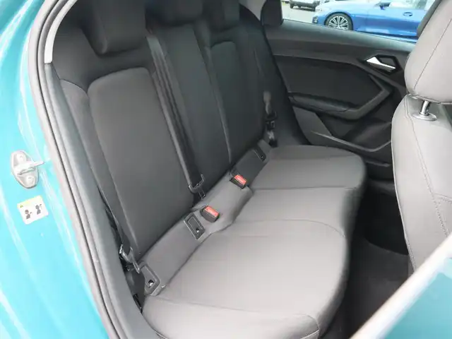 アウディ Ａ１ SB 25TFSI 宮城県 2021(令3)年 3.2万km ＤグリーンⅡ 純正ナビ【ＢＴ／ＵＳＢ】/アダプティブクルーズコントロール　/バックカメラ　/バーチャルコックピット　/マトリクスＬＥＤ　/シートヒーター(DN席)/純正１５インチＡＷ　/レーンキープアシスト　/コーナーセンサー(前後)/ブラインドスポットアシスト/プッシュスタート/アドバンスドキー/オートマチックハイビーム/オートライト/アイドリングストップ/MTモード付/ETC2.0　/禁煙車