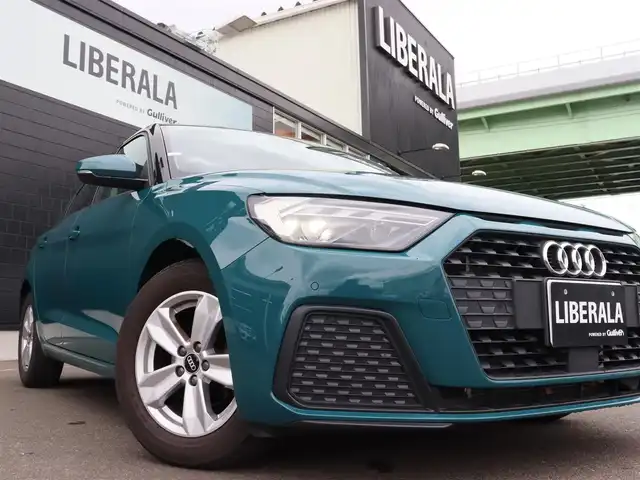 アウディ Ａ１ SB 25TFSI 宮城県 2021(令3)年 3.2万km ＤグリーンⅡ 純正ナビ【ＢＴ／ＵＳＢ】/アダプティブクルーズコントロール　/バックカメラ　/バーチャルコックピット　/マトリクスＬＥＤ　/シートヒーター(DN席)/純正１５インチＡＷ　/レーンキープアシスト　/コーナーセンサー(前後)/ブラインドスポットアシスト/プッシュスタート/アドバンスドキー/オートマチックハイビーム/オートライト/アイドリングストップ/MTモード付/ETC2.0　/禁煙車