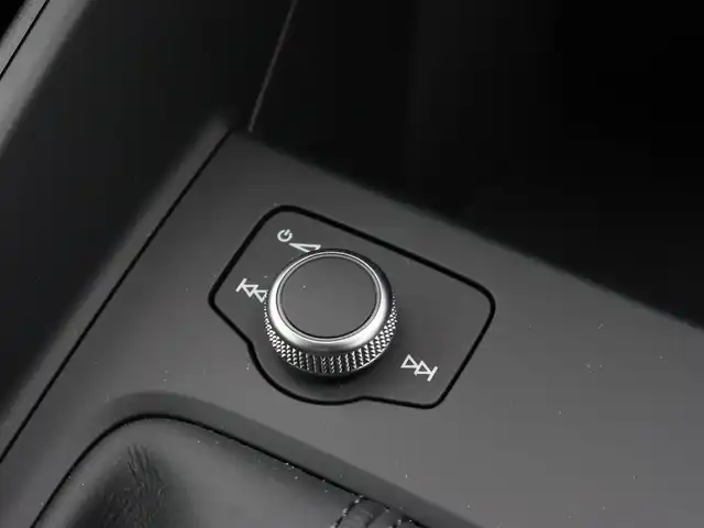 アウディ Ａ１ SB 25TFSI 宮城県 2021(令3)年 3.2万km ＤグリーンⅡ 純正ナビ【ＢＴ／ＵＳＢ】/アダプティブクルーズコントロール　/バックカメラ　/バーチャルコックピット　/マトリクスＬＥＤ　/シートヒーター(DN席)/純正１５インチＡＷ　/レーンキープアシスト　/コーナーセンサー(前後)/ブラインドスポットアシスト/プッシュスタート/アドバンスドキー/オートマチックハイビーム/オートライト/アイドリングストップ/MTモード付/ETC2.0　/禁煙車