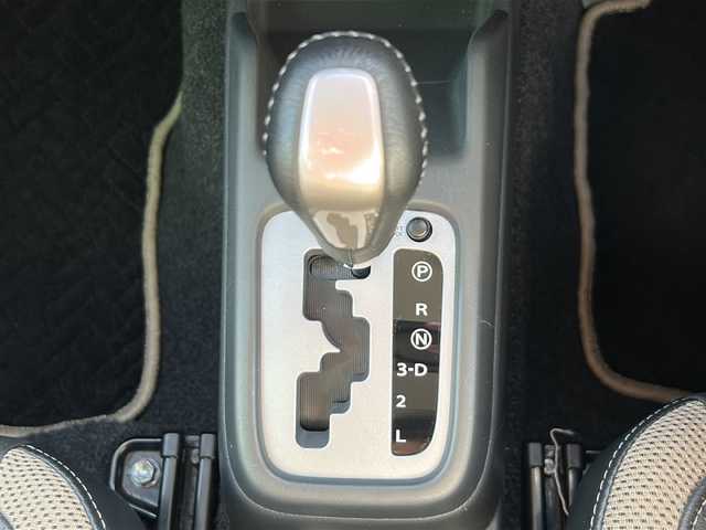 スズキ ジムニー ランドベンチャー 石川県 2016(平28)年 2.2万km スチールグレーメタリック 社外ナビ（ｉＰｏｄ／ＡＵＸ／ＣＤ／ＴＶ／ＵＳＢ）/バックカメラ/リモコンキー/スペアキー/ドラレコ/純正１６インチＡＷ/社外ＥＴＣ/リフトアップ/電動格納ウィンカーミラー/レザーシート/運転席シートヒーター/純正フロアマット/４WD