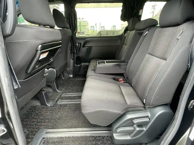 トヨタ ヴォクシー ZS 煌Ⅱ 島根県 2019(平31)年 4.9万km イナズマスパーキングブラックガラスフレーク 純正１０インチナビ　/フルセグ　/ＤＶＤ再生　/Ｂｌｕｅｔｏｏｔｈ　/バックカメラ　/ビルトインＥＴＣ　/両側パワースライド　/純正ＬＥＤヘッドライト　/オートハイビーム　/クルーズコントロール　/衝突軽減ブレーキ/レーンアシスト/アイドリングストップ/スマートキー/プッシュスタート/純正フロアマット