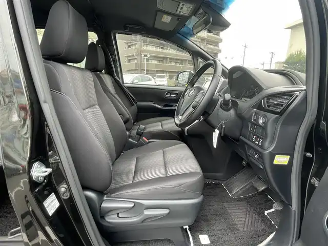 トヨタ ヴォクシー ZS 煌Ⅱ 島根県 2019(平31)年 4.9万km イナズマスパーキングブラックガラスフレーク 純正１０インチナビ　/フルセグ　/ＤＶＤ再生　/Ｂｌｕｅｔｏｏｔｈ　/バックカメラ　/ビルトインＥＴＣ　/両側パワースライド　/純正ＬＥＤヘッドライト　/オートハイビーム　/クルーズコントロール　/衝突軽減ブレーキ/レーンアシスト/アイドリングストップ/スマートキー/プッシュスタート/純正フロアマット