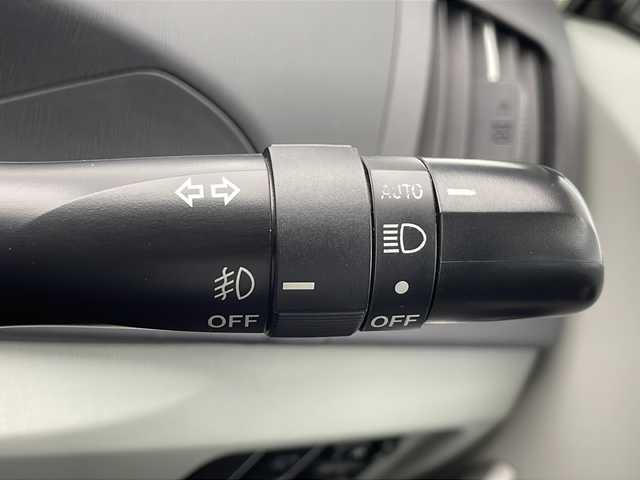トヨタ プリウス S ツーリングセレクション 千葉県 2010(平22)年 5.9万km ホワイトパールクリスタルシャイン 純正ナビ/　CD/DVD/TV/オートライト/エアロ（S/R）/社外マフラー（GANADOR）/モデリスタフロントグリル/ビルトインETC/フォグランプ/電動格納ミラー/フロアマット/プッシュスタート/スマートキー