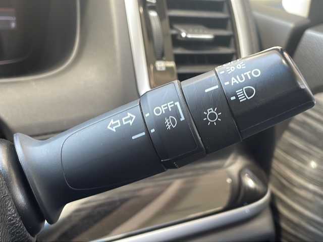 ホンダ オデッセイ アブソルート EX 高知県 2015(平27)年 8.2万km プレミアムヴィーナスブラックP 純正ナビ/(Bluetooth/CD/SD/DVD/USB/フルセグ)/レーダークルーズコントロール/ビルトインETC/バックカメラ/フリップダウンモニター/両側パワースライドドア/レーンキープアシスト/純正18インチアルミホイール/ハーフレザーシート/パワーシート/オートライト/LEDヘッドライト/フォグランプ/プッシュスタート/スマートキー/純正フロアマット/ドアバイザー/アイドリングストップ/パドルシフト/リアロールサンシェード/横滑り防止装置/衝突被害軽減ブレーキ