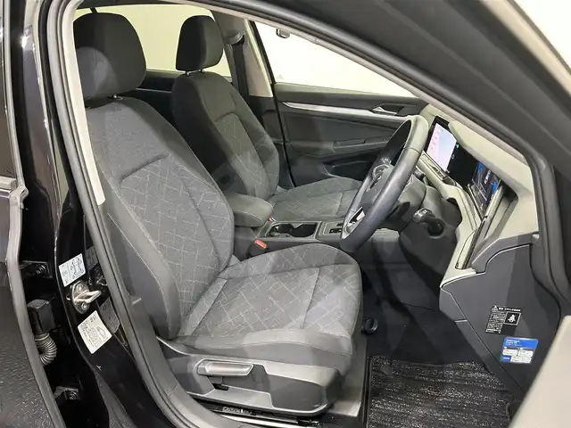 フォルクスワーゲン ＶＷ ゴルフ eTSI アクティブ 愛媛県 2022(令4)年 2.6万km 黒 ・純正メモリーナビゲーション/・Bluetooth/フルセグテレビ/・バックカメラ/・ドライブレコーダー/・ETC/・LEDヘッドライト/・コーナーセンサー/・ヘッドアップディスプレイ/・スマートキー