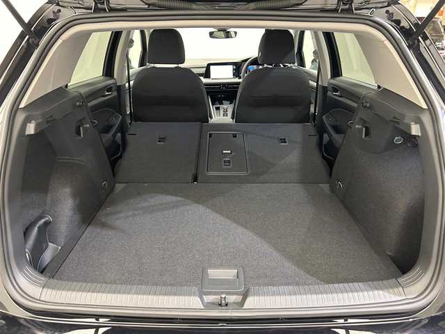 フォルクスワーゲン ＶＷ ゴルフ eTSI アクティブ 愛媛県 2022(令4)年 2.6万km 黒 ・純正メモリーナビゲーション/・Bluetooth/フルセグテレビ/・バックカメラ/・ドライブレコーダー/・ETC/・LEDヘッドライト/・コーナーセンサー/・ヘッドアップディスプレイ/・スマートキー