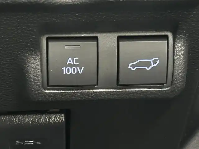 トヨタ カローラ クロス ハイブリッド Z 千葉県 2022(令4)年 1.6万km プラチナホワイトパールマイカ トヨタセーフティセンス/・プリクラッシュセーフティ/・レーントレーシングアシスト/・ブラインドスポットモニター/・コーナーセンサー/・ロードサインアシスト/ナビ付９インチディスプレイオーディオ/・USB/・Bluetooth/・Miracast/全方位カメラ/パワーバックドア/レーダークルーズコントロール/LEDオートライト/ハーフレザーシート/D席パワーシート/前席シートヒーター/純正18インチアルミホイール/プッシュスタート/スマートキー/ETC2.0
