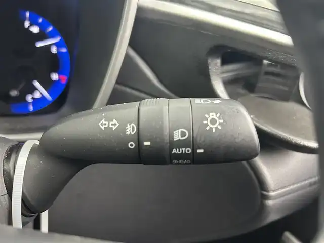 トヨタ カローラ クロス ハイブリッド Z 千葉県 2022(令4)年 1.6万km プラチナホワイトパールマイカ トヨタセーフティセンス/・プリクラッシュセーフティ/・レーントレーシングアシスト/・ブラインドスポットモニター/・コーナーセンサー/・ロードサインアシスト/ナビ付９インチディスプレイオーディオ/・USB/・Bluetooth/・Miracast/全方位カメラ/パワーバックドア/レーダークルーズコントロール/LEDオートライト/ハーフレザーシート/D席パワーシート/前席シートヒーター/純正18インチアルミホイール/プッシュスタート/スマートキー/ETC2.0