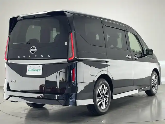 日産 セレナ ハイウェイスター V 愛知県 2023(令5)年 1.1万km ダイヤモンドブラック 純正１２．３型ナビ　全方位カメラ　禁煙車　プロパイロット　デジタルインナーミラー　内蔵型前後ドラレコ　ワイヤレス充電　ＢＳＭ　両側パワスラ　衝突軽減　追従クルコン　ハンドル支援　ＨＤＭＩ　ＬＥＤライト　エマージェンシーブレーキ　コーナーセンサー　パドルシフト