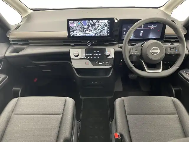 日産 セレナ ハイウェイスター V 愛知県 2023(令5)年 1.1万km ダイヤモンドブラック 純正１２．３型ナビ　全方位カメラ　禁煙車　プロパイロット　デジタルインナーミラー　内蔵型前後ドラレコ　ワイヤレス充電　ＢＳＭ　両側パワスラ　衝突軽減　追従クルコン　ハンドル支援　ＨＤＭＩ　ＬＥＤライト　エマージェンシーブレーキ　コーナーセンサー　パドルシフト