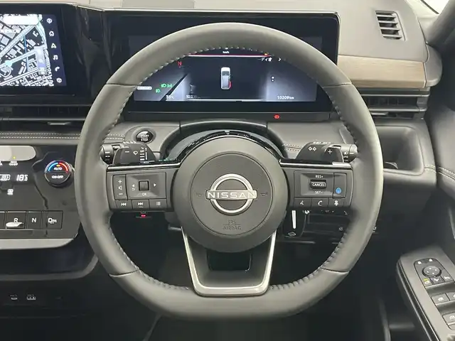 日産 セレナ ハイウェイスター V 愛知県 2023(令5)年 1.1万km ダイヤモンドブラック 純正１２．３型ナビ　全方位カメラ　禁煙車　プロパイロット　デジタルインナーミラー　内蔵型前後ドラレコ　ワイヤレス充電　ＢＳＭ　両側パワスラ　衝突軽減　追従クルコン　ハンドル支援　ＨＤＭＩ　ＬＥＤライト　エマージェンシーブレーキ　コーナーセンサー　パドルシフト