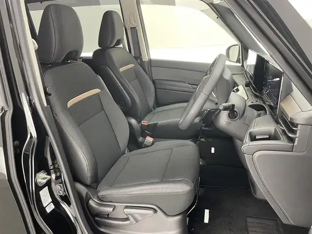 日産 セレナ ハイウェイスター V 愛知県 2023(令5)年 1.1万km ダイヤモンドブラック 純正１２．３型ナビ　全方位カメラ　禁煙車　プロパイロット　デジタルインナーミラー　内蔵型前後ドラレコ　ワイヤレス充電　ＢＳＭ　両側パワスラ　衝突軽減　追従クルコン　ハンドル支援　ＨＤＭＩ　ＬＥＤライト　エマージェンシーブレーキ　コーナーセンサー　パドルシフト