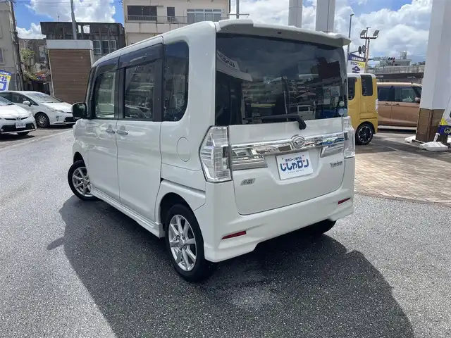ダイハツ タント カスタム X スマートセレ SA 沖縄県 2014(平26)年 6.4万km パールホワイトⅢ (株)IDOMが運営する【じしゃロンコザ店】の自社ローン専用車両になりますこちらは現金またはオートローンご利用時の価格です。自社ローンご希望の方は別途その旨お申付け下さい/ＣＤ再生　/片側パワースライドドア　/プッシュスタート　/スマートキー　/アイドリングストップ　/純正アルミホイール　/純正フロアマット　/オートライト　/パワーウィンドウ　/パワーステアリング