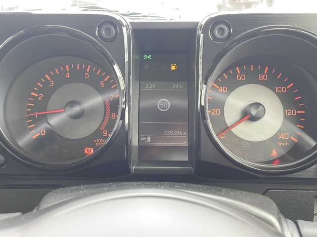 スズキ ジムニー XC 静岡県 2022(令4)年 2.4万km キネティックイエロー/ブラック メモリナビ/フルセグテレビ/バックカメラ/アイドリングストップ/クルーズコントロール/プッシュスタート/ETC/オートライト/コーナーセンサー/横滑り防止装置/レーンキープアシスト/カーテンエアバッグ/衝突被害軽減システム/LEDヘッドライト/スペアキー