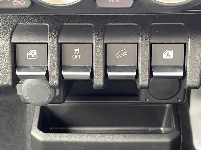 スズキ ジムニー XC 静岡県 2022(令4)年 2.4万km キネティックイエロー/ブラック メモリナビ/フルセグテレビ/バックカメラ/アイドリングストップ/クルーズコントロール/プッシュスタート/ETC/オートライト/コーナーセンサー/横滑り防止装置/レーンキープアシスト/カーテンエアバッグ/衝突被害軽減システム/LEDヘッドライト/スペアキー