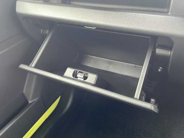 スズキ ジムニー XC 静岡県 2022(令4)年 2.4万km キネティックイエロー/ブラック メモリナビ/フルセグテレビ/バックカメラ/アイドリングストップ/クルーズコントロール/プッシュスタート/ETC/オートライト/コーナーセンサー/横滑り防止装置/レーンキープアシスト/カーテンエアバッグ/衝突被害軽減システム/LEDヘッドライト/スペアキー