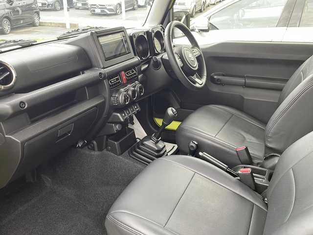 スズキ ジムニー XC 静岡県 2022(令4)年 2.4万km キネティックイエロー/ブラック メモリナビ/フルセグテレビ/バックカメラ/アイドリングストップ/クルーズコントロール/プッシュスタート/ETC/オートライト/コーナーセンサー/横滑り防止装置/レーンキープアシスト/カーテンエアバッグ/衝突被害軽減システム/LEDヘッドライト/スペアキー