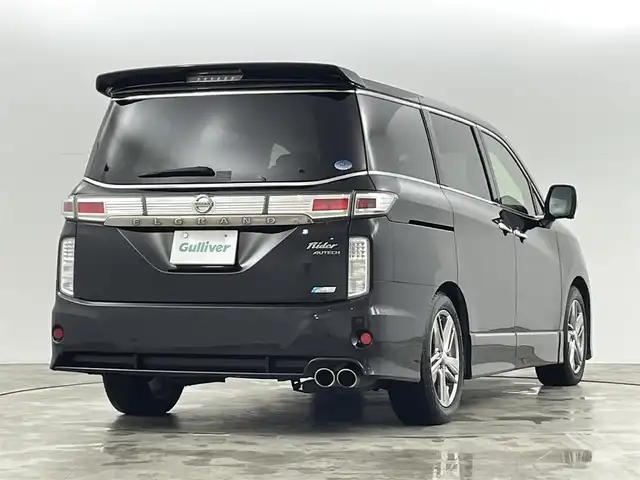 日産 エルグランド ライダー ブラックライン黒本革 パワーシート 福島県 2013(平25)年 14万km ファントムブラック BOSEサウンド/サイドエアロ/フリップダウンモニター/コーナーセンサー/純正8インチマルチナビ/・フルセグ/TV/HDD/BT/CD/DVD/FM/AM/全方位カメラ/両側パワースライドドア/LEDオートライト/・フォグランプ/レザーシート/・パワーシート/・シートヒーター/・ウォークスルー/・サンシェード/社外18インチアルミホイール付きスタッドレスタイヤ/ETC/革ステアリング/・ステアリングスイッチ/ウィンカーミラー/AC100V/プッシュスタート/・スマートキー