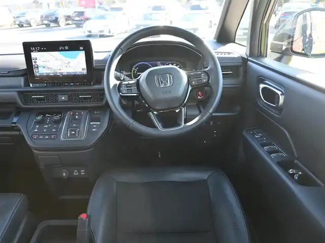 ホンダ ステップワゴン スパーダ eHEV 千葉県 2022(令4)年 4.5万km ミッドナイトブルービームM ホンダセンシング/・衝突軽減ブレーキ（CMBS）/・車線維持支援システム（LKAS）/・アダプティブクルーズコントロール（ACC）/・後方誤発進抑制機能/・誤発進抑制機能/・ブラインドスポットインフォメーション/パワーバックドア/両側パワースライドドア/ハーフレザーシート/前席シートヒーター/後席オットマン/純正メモリーナビ/地デジTV/【DVD/CD再生機能　Bluetooth接続】/バックカメラ/ドライブレコーダー（前後撮影）/フリップダウンモニター（VM-221T）/革巻きステアリング/ステアリングスイッチ/パドルシフト/ETC/LEDヘッドライト/フォグライト/ウインカーミラー/コーナーセンサー/純正16インチアルミホイル/サイド/カーテンエアバッグ/Honda スマートキー
