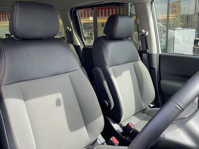 ホンダ フリード クロスター 兵庫県 2025(令7)年 1.3万km プラチナホワイトパール 純正８型ナビ/・TV.BT.AM.FM/衝突軽減装置/踏み間違え加速抑制システム/先行車発信お知らせ機能/標識認識機能/レーダークルーズコントロール/ブラインドスポットモニター/クリアランスソナー/バックカメラ/電動パーキングブレーキ/ブレーキホールド/前席シートヒーター/オートハイビーム/カーテンエアバック/純正フロアマット