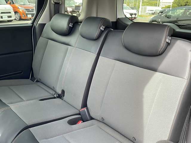 ホンダ フリード クロスター 兵庫県 2025(令7)年 1.3万km プラチナホワイトパール 純正８型ナビ/・TV.BT.AM.FM/衝突軽減装置/踏み間違え加速抑制システム/先行車発信お知らせ機能/標識認識機能/レーダークルーズコントロール/ブラインドスポットモニター/クリアランスソナー/バックカメラ/電動パーキングブレーキ/ブレーキホールド/前席シートヒーター/オートハイビーム/カーテンエアバック/純正フロアマット