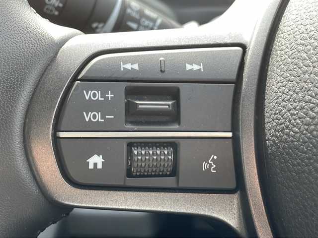 ホンダ フリード クロスター 兵庫県 2025(令7)年 1.3万km プラチナホワイトパール 純正８型ナビ/・TV.BT.AM.FM/衝突軽減装置/踏み間違え加速抑制システム/先行車発信お知らせ機能/標識認識機能/レーダークルーズコントロール/ブラインドスポットモニター/クリアランスソナー/バックカメラ/電動パーキングブレーキ/ブレーキホールド/前席シートヒーター/オートハイビーム/カーテンエアバック/純正フロアマット