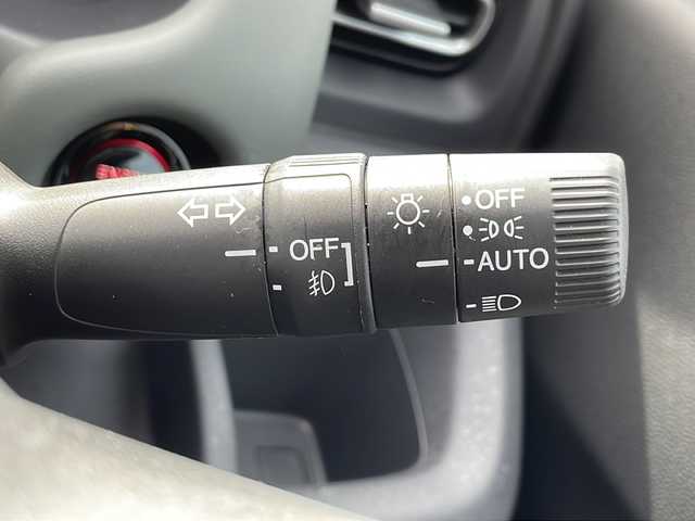 ホンダ フリード クロスター 兵庫県 2025(令7)年 1.3万km プラチナホワイトパール 純正８型ナビ/・TV.BT.AM.FM/衝突軽減装置/踏み間違え加速抑制システム/先行車発信お知らせ機能/標識認識機能/レーダークルーズコントロール/ブラインドスポットモニター/クリアランスソナー/バックカメラ/電動パーキングブレーキ/ブレーキホールド/前席シートヒーター/オートハイビーム/カーテンエアバック/純正フロアマット