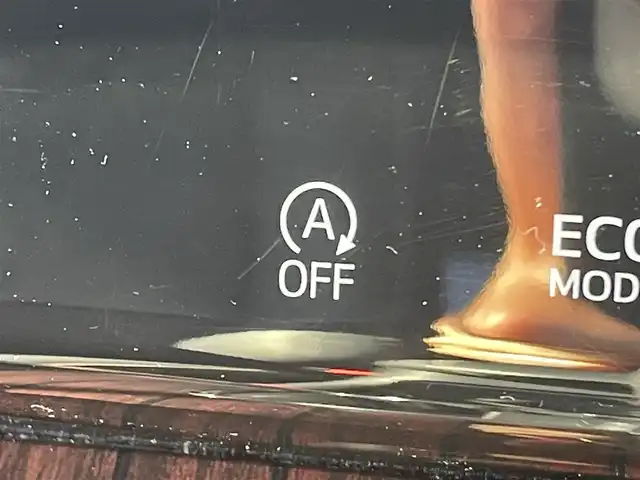 トヨタ ハリアー プレミアム 山梨県 2014(平26)年 6.2万km スパークリングブラックパールクリスタルシャイン ワンオーナー/社外ナビ/CD/DVD/Bluetooth/SD/フルセグTV/バックカメラ/ETC/前席パワーシート/ハーフレザー調シート/オートマチックハイビーム/クルーズコントロール/サイドバイザー/フォグランプ/スペアキー/取扱説明書/保証書/夏タイヤ純正AW付き車載（235/55/18）