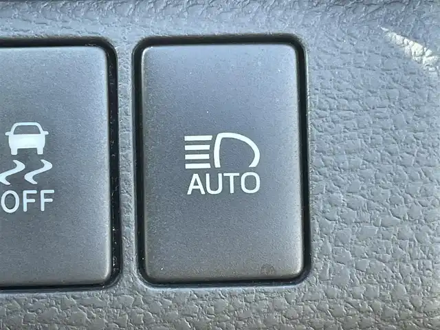 トヨタ ハリアー プレミアム 山梨県 2014(平26)年 6.2万km スパークリングブラックパールクリスタルシャイン ワンオーナー/社外ナビ/CD/DVD/Bluetooth/SD/フルセグTV/バックカメラ/ETC/前席パワーシート/ハーフレザー調シート/オートマチックハイビーム/クルーズコントロール/サイドバイザー/フォグランプ/スペアキー/取扱説明書/保証書/夏タイヤ純正AW付き車載（235/55/18）