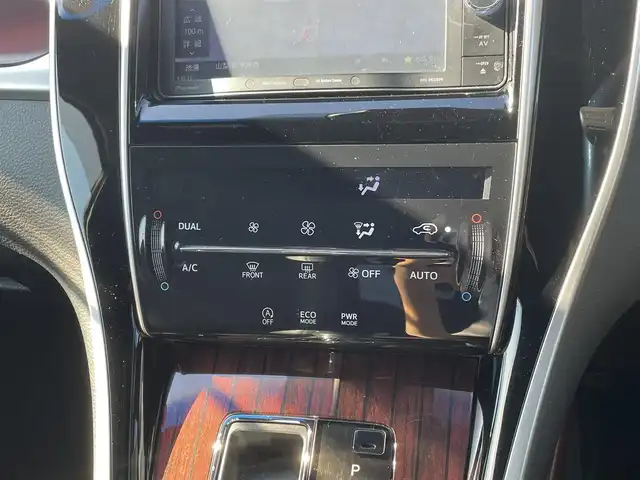 トヨタ ハリアー プレミアム 山梨県 2014(平26)年 6.2万km スパークリングブラックパールクリスタルシャイン ワンオーナー/社外ナビ/CD/DVD/Bluetooth/SD/フルセグTV/バックカメラ/ETC/前席パワーシート/ハーフレザー調シート/オートマチックハイビーム/クルーズコントロール/サイドバイザー/フォグランプ/スペアキー/取扱説明書/保証書/夏タイヤ純正AW付き車載（235/55/18）