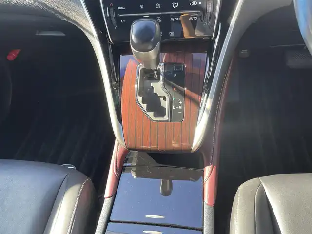 トヨタ ハリアー プレミアム 山梨県 2014(平26)年 6.2万km スパークリングブラックパールクリスタルシャイン ワンオーナー/社外ナビ/CD/DVD/Bluetooth/SD/フルセグTV/バックカメラ/ETC/前席パワーシート/ハーフレザー調シート/オートマチックハイビーム/クルーズコントロール/サイドバイザー/フォグランプ/スペアキー/取扱説明書/保証書/夏タイヤ純正AW付き車載（235/55/18）