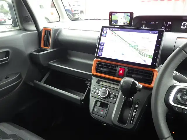 ダイハツ タント ファンクロスターボ 千葉県 2022(令4)年 4.5万km シャイニングホワイトパール スマートアシストIII/エコアイドル/両側パワースライドドア/前席シートヒーター/純正メモリーナビ/地デジTV/【DVD/CD再生機能　Bluetooth接続】/バックカメラ/ドライブレコーダー（前後撮影）/ステアリングスイッチ/ETC/LEDヘッドライト/LEDフォグライト/ドアバイザー/コーナーセンサー/純正15インチアルミホイル/サイド/カーテンエアバッグ/キーフリーシステム