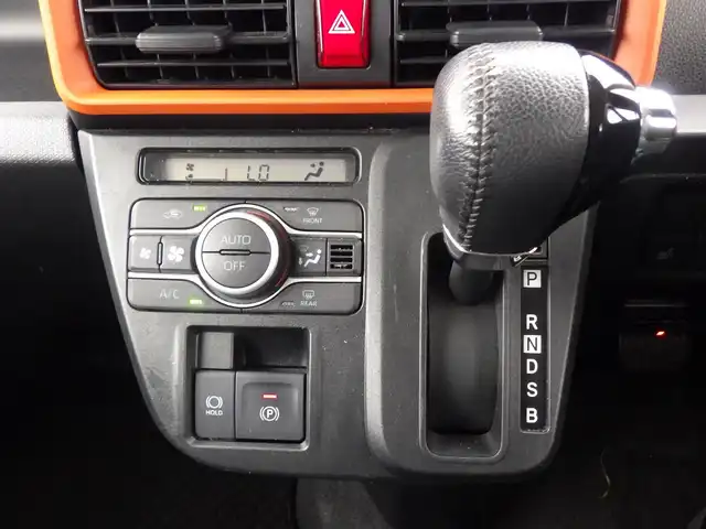 ダイハツ タント ファンクロスターボ 千葉県 2022(令4)年 4.5万km シャイニングホワイトパール スマートアシストIII/エコアイドル/両側パワースライドドア/前席シートヒーター/純正メモリーナビ/地デジTV/【DVD/CD再生機能　Bluetooth接続】/バックカメラ/ドライブレコーダー（前後撮影）/ステアリングスイッチ/ETC/LEDヘッドライト/LEDフォグライト/ドアバイザー/コーナーセンサー/純正15インチアルミホイル/サイド/カーテンエアバッグ/キーフリーシステム