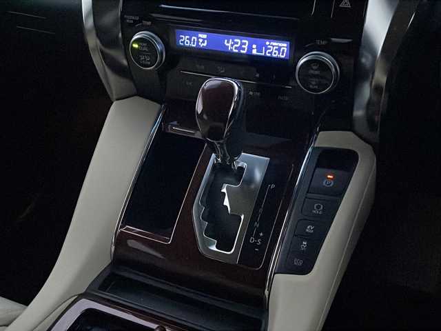 トヨタ アルファードハイブリット G 福島県 2017(平29)年 10.1万km ホワイト ４ＷＤ　純正ナビ　モデリスタエアロ　フルセグＴＶ　Ｄ席・Ｎ席パワーシート　バックカメラ　フリップダウンモニター　両側パワースライドドア　クルコン　衝突軽減ブレーキ　スマートキー　エンジンスターター