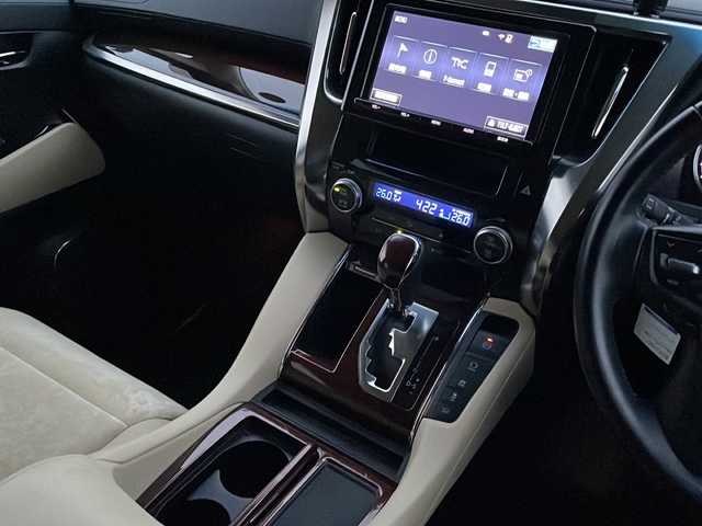 トヨタ アルファードハイブリット G 福島県 2017(平29)年 10.1万km ホワイト ４ＷＤ　純正ナビ　モデリスタエアロ　フルセグＴＶ　Ｄ席・Ｎ席パワーシート　バックカメラ　フリップダウンモニター　両側パワースライドドア　クルコン　衝突軽減ブレーキ　スマートキー　エンジンスターター