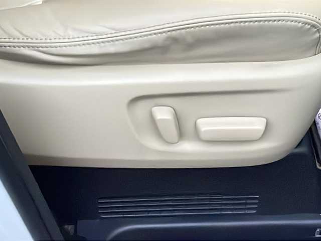 トヨタ アルファードハイブリット G 福島県 2017(平29)年 10.1万km ホワイト ４ＷＤ　純正ナビ　モデリスタエアロ　フルセグＴＶ　Ｄ席・Ｎ席パワーシート　バックカメラ　フリップダウンモニター　両側パワースライドドア　クルコン　衝突軽減ブレーキ　スマートキー　エンジンスターター