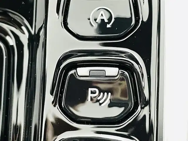 アストンマーティン Ａ・マーチン ＤＢＸ 707 福島県 2022(令4)年 0.2万km 緑 アクティブブレーキアシストシステム/・コーナーセンサー/・パーキングアシスト/パノラミックガラスルーフ/純正ワイドナビ/・BT/FM/AM/アップルカープレイ/バックカメラ/LEDヘッドライト/・フォグライト/シートヒーター/・エアーシート/純正アルミホイール付きサマータイヤ/ドラレコ/ハイエンドオーディオシステム/アイドリングストップ/プッシュスタート/・スマートキー