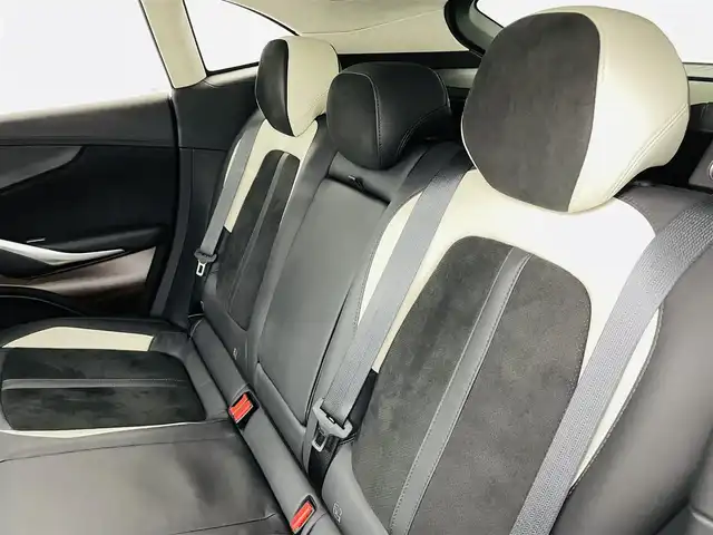 アストンマーティン Ａ・マーチン ＤＢＸ 707 福島県 2022(令4)年 0.2万km 緑 アクティブブレーキアシストシステム/・コーナーセンサー/・パーキングアシスト/パノラミックガラスルーフ/純正ワイドナビ/・BT/FM/AM/アップルカープレイ/バックカメラ/LEDヘッドライト/・フォグライト/シートヒーター/・エアーシート/純正アルミホイール付きサマータイヤ/ドラレコ/ハイエンドオーディオシステム/アイドリングストップ/プッシュスタート/・スマートキー