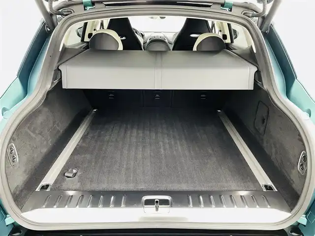 アストンマーティン Ａ・マーチン ＤＢＸ 707 福島県 2022(令4)年 0.2万km 緑 アクティブブレーキアシストシステム/・コーナーセンサー/・パーキングアシスト/パノラミックガラスルーフ/純正ワイドナビ/・BT/FM/AM/アップルカープレイ/バックカメラ/LEDヘッドライト/・フォグライト/シートヒーター/・エアーシート/純正アルミホイール付きサマータイヤ/ドラレコ/ハイエンドオーディオシステム/アイドリングストップ/プッシュスタート/・スマートキー