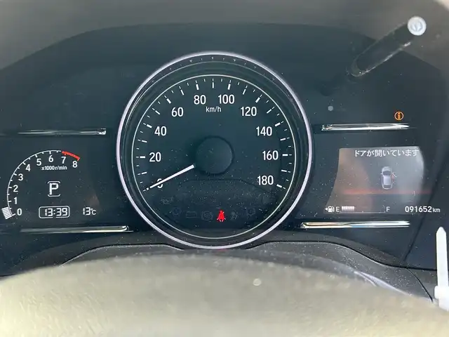 ホンダ ヴェゼル X ホンダセンシング 大阪府 2017(平29)年 9.2万km ホワイトオーキッドパール 社外ナビ　/   ＴＶ/ＣＤ／ＤＶＤ　/バックモニター　/衝突軽減ブレーキ　/レーダークルーズコントロール　/レーンキープアシスト/アイドリングストップ　/前方ドライブレコーダー　/純正フロアマット　/プッシュスタート　/スマートキー　/ＥＴＣ　/ＬＥＤ