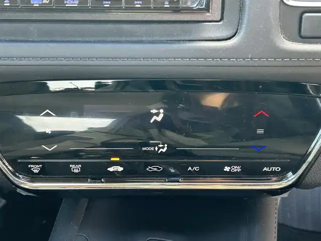 ホンダ ヴェゼル X ホンダセンシング 大阪府 2017(平29)年 9.2万km ホワイトオーキッドパール 社外ナビ　/   ＴＶ/ＣＤ／ＤＶＤ　/バックモニター　/衝突軽減ブレーキ　/レーダークルーズコントロール　/レーンキープアシスト/アイドリングストップ　/前方ドライブレコーダー　/純正フロアマット　/プッシュスタート　/スマートキー　/ＥＴＣ　/ＬＥＤ