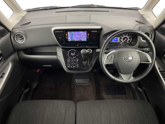 日産 デイズ ルークス ハイウェイスターX Gパッケージ 鹿児島県 2015(平27)年 5.3万km ホワイトパール 純正ナビ/（CD/DVD/BT/フルセグTV）/アラウンドビューモニター/両側パワースライドドア/オートライト/ステアリングスイッチ/アイドリングストップ/シートヒーター/シートバックテーブル/後席サーキュレーター/後席サンシェード/ETC/USB入力