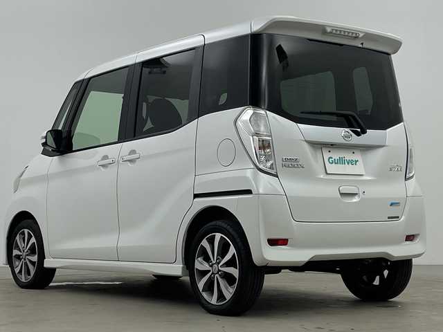 日産 デイズ ルークス ハイウェイスターX Gパッケージ 鹿児島県 2015(平27)年 5.3万km ホワイトパール 純正ナビ/（CD/DVD/BT/フルセグTV）/アラウンドビューモニター/両側パワースライドドア/オートライト/ステアリングスイッチ/アイドリングストップ/シートヒーター/シートバックテーブル/後席サーキュレーター/後席サンシェード/ETC/USB入力