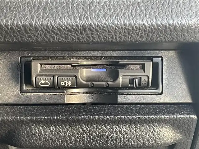 トヨタ ヴォクシー ZS 煌 岐阜県 2015(平27)年 13.9万km ホワイトパールクリスタルシャイン (株)IDOMが運営する【じしゃロン多治見店】の自社ローン対象車両になります。こちらは現金ご利用時の価格です。自社ローンご希望の方は別途その旨お申付け下さい。/アルパイン10インチナビ/11.4インチフリップダウンモニター/フルセグ/Ｂｌｕｅｔｏｏｔｈ/ＤＶＤ/ＣＤ/プッシュスタート/スマートキー/両側パワースライドドア/ＬＥＤヘッドライト/バックカメラ/ＥＴＣ　