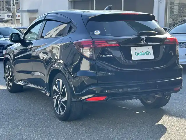 ホンダ ヴェゼル RS ホンダセンシング 福岡県 2019(令1)年 3.5万km クリスタルブラックパール 純正ナビ（VXM-197VFEi）/（ラジオ/CD/DVD/BT/フルセグTV）/アダプティブクルーズコントロール/バックカメラ/パドルシフト/前席シートヒーター/ドライブレコーダー/ビルトインETC/USB入力端子/純正18インチアルミホイール/純正フロアマット/レーンキープアシスト/横滑り防止装置/衝突被害軽減システム/オートライト/ステアリングスイッチ/アイドリングストップ/ドアバイザー/スペアキー/取扱説明書/保証書