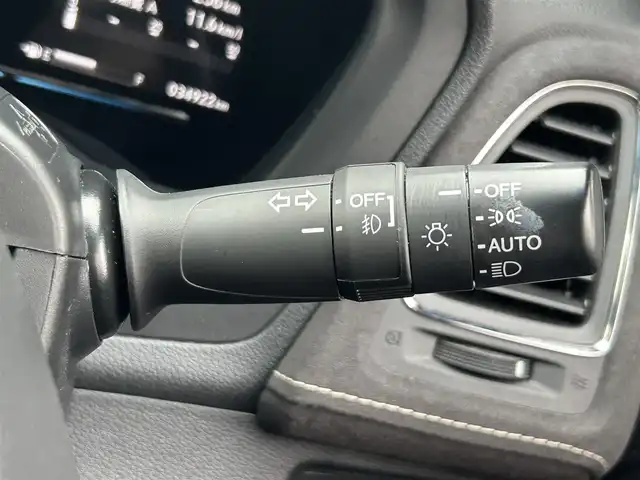 ホンダ ヴェゼル RS ホンダセンシング 福岡県 2019(令1)年 3.5万km クリスタルブラックパール 純正ナビ（VXM-197VFEi）/（ラジオ/CD/DVD/BT/フルセグTV）/アダプティブクルーズコントロール/バックカメラ/パドルシフト/前席シートヒーター/ドライブレコーダー/ビルトインETC/USB入力端子/純正18インチアルミホイール/純正フロアマット/レーンキープアシスト/横滑り防止装置/衝突被害軽減システム/オートライト/ステアリングスイッチ/アイドリングストップ/ドアバイザー/スペアキー/取扱説明書/保証書