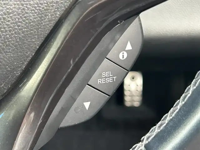 ホンダ ヴェゼル RS ホンダセンシング 福岡県 2019(令1)年 3.5万km クリスタルブラックパール 純正ナビ（VXM-197VFEi）/（ラジオ/CD/DVD/BT/フルセグTV）/アダプティブクルーズコントロール/バックカメラ/パドルシフト/前席シートヒーター/ドライブレコーダー/ビルトインETC/USB入力端子/純正18インチアルミホイール/純正フロアマット/レーンキープアシスト/横滑り防止装置/衝突被害軽減システム/オートライト/ステアリングスイッチ/アイドリングストップ/ドアバイザー/スペアキー/取扱説明書/保証書