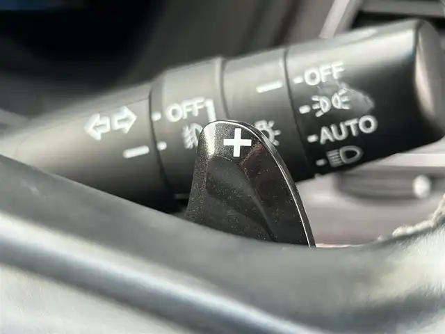 ホンダ ヴェゼル RS ホンダセンシング 福岡県 2019(令1)年 3.5万km クリスタルブラックパール 純正ナビ（VXM-197VFEi）/（ラジオ/CD/DVD/BT/フルセグTV）/アダプティブクルーズコントロール/バックカメラ/パドルシフト/前席シートヒーター/ドライブレコーダー/ビルトインETC/USB入力端子/純正18インチアルミホイール/純正フロアマット/レーンキープアシスト/横滑り防止装置/衝突被害軽減システム/オートライト/ステアリングスイッチ/アイドリングストップ/ドアバイザー/スペアキー/取扱説明書/保証書