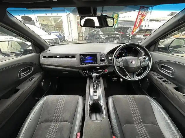 ホンダ ヴェゼル RS ホンダセンシング 福岡県 2019(令1)年 3.5万km クリスタルブラックパール 純正ナビ（VXM-197VFEi）/（ラジオ/CD/DVD/BT/フルセグTV）/アダプティブクルーズコントロール/バックカメラ/パドルシフト/前席シートヒーター/ドライブレコーダー/ビルトインETC/USB入力端子/純正18インチアルミホイール/純正フロアマット/レーンキープアシスト/横滑り防止装置/衝突被害軽減システム/オートライト/ステアリングスイッチ/アイドリングストップ/ドアバイザー/スペアキー/取扱説明書/保証書
